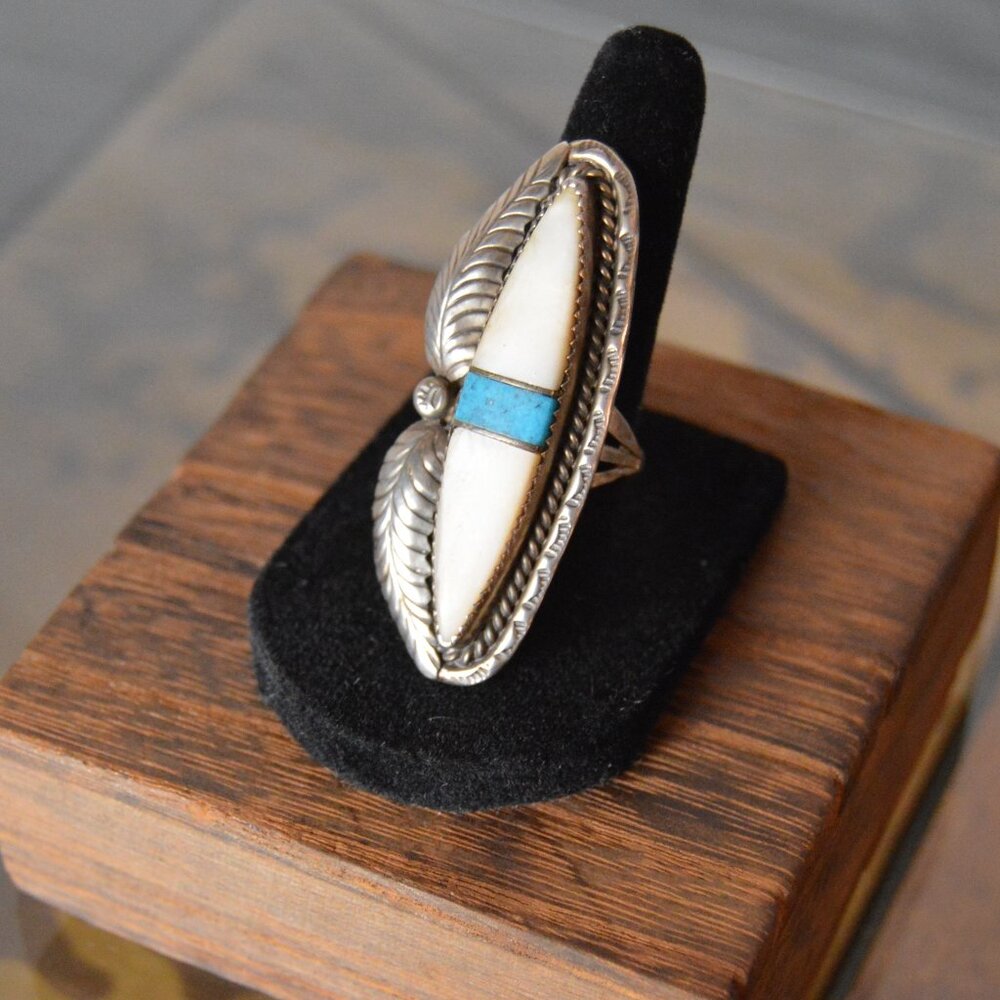 Vintage Navajo Sterling, Turquoise & Mother of Pearl Inlay Ring, Size 7.75 - Picture 3 of 8